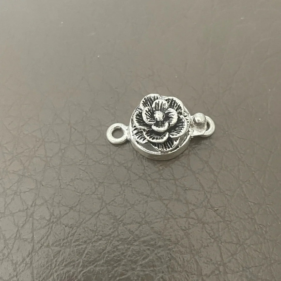 Small Special Clasp For Jewelry Making - Picture 4 of 5